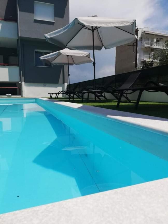 شقة Mge Luxury House With Pool Nea Iraklitsa المظهر الخارجي الصورة